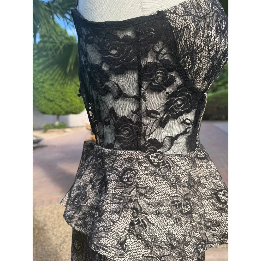 Bebe Black Floral Lace Peplum Mini Dress Sweetheart Neck Cutout Back Sz Large